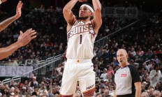 开云体育在线-关于深圳队横扫马刺，布克惊艳四座的信息