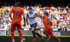 开云体育下载-萨拉戈萨主场不敌瓦伦西亚，遭遇失利