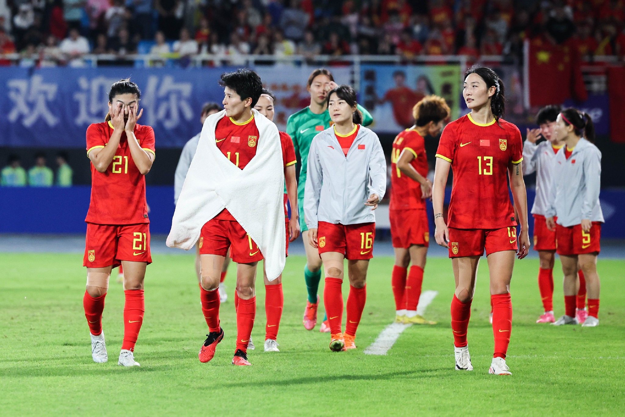 包含中国国内女足联赛激烈角逐的词条