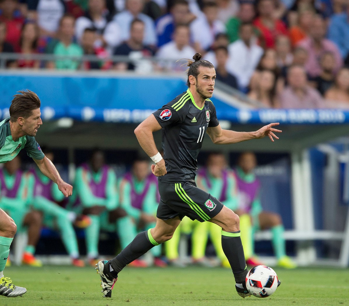 匈牙利客场击败威尔士,展现出实力 匈牙利客场击败威尔士,展现出实力