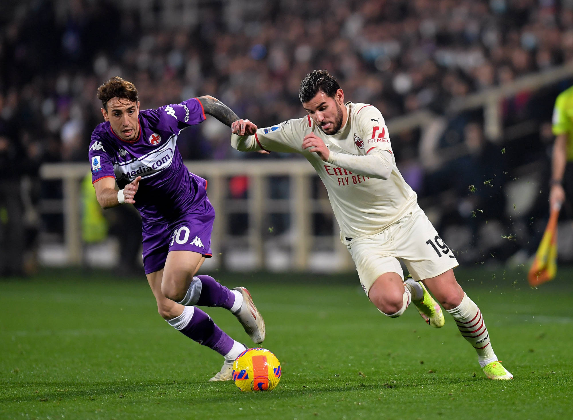 佛罗伦萨球队对阵对手展现团结一致的简单介绍 佛罗伦萨球队对阵对手展现团结一致的简单介绍