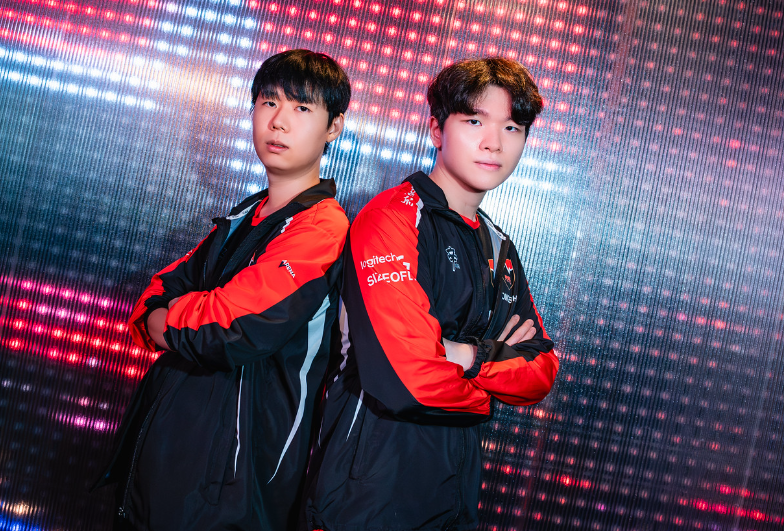 DK力克NS,Deft开启传奇时刻激烈交锋淘汰赛,留下经典瞬间 DK力克NS,Deft开启传奇时刻激烈交锋淘汰赛,留下经典瞬间