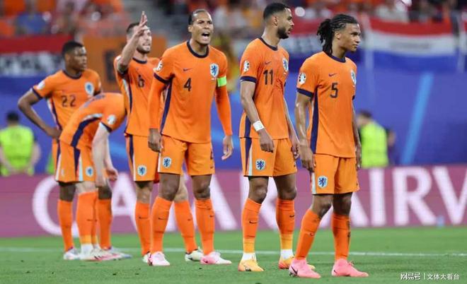 荷兰队表现出色,成功晋级八强 荷兰队表现出色,成功晋级八强