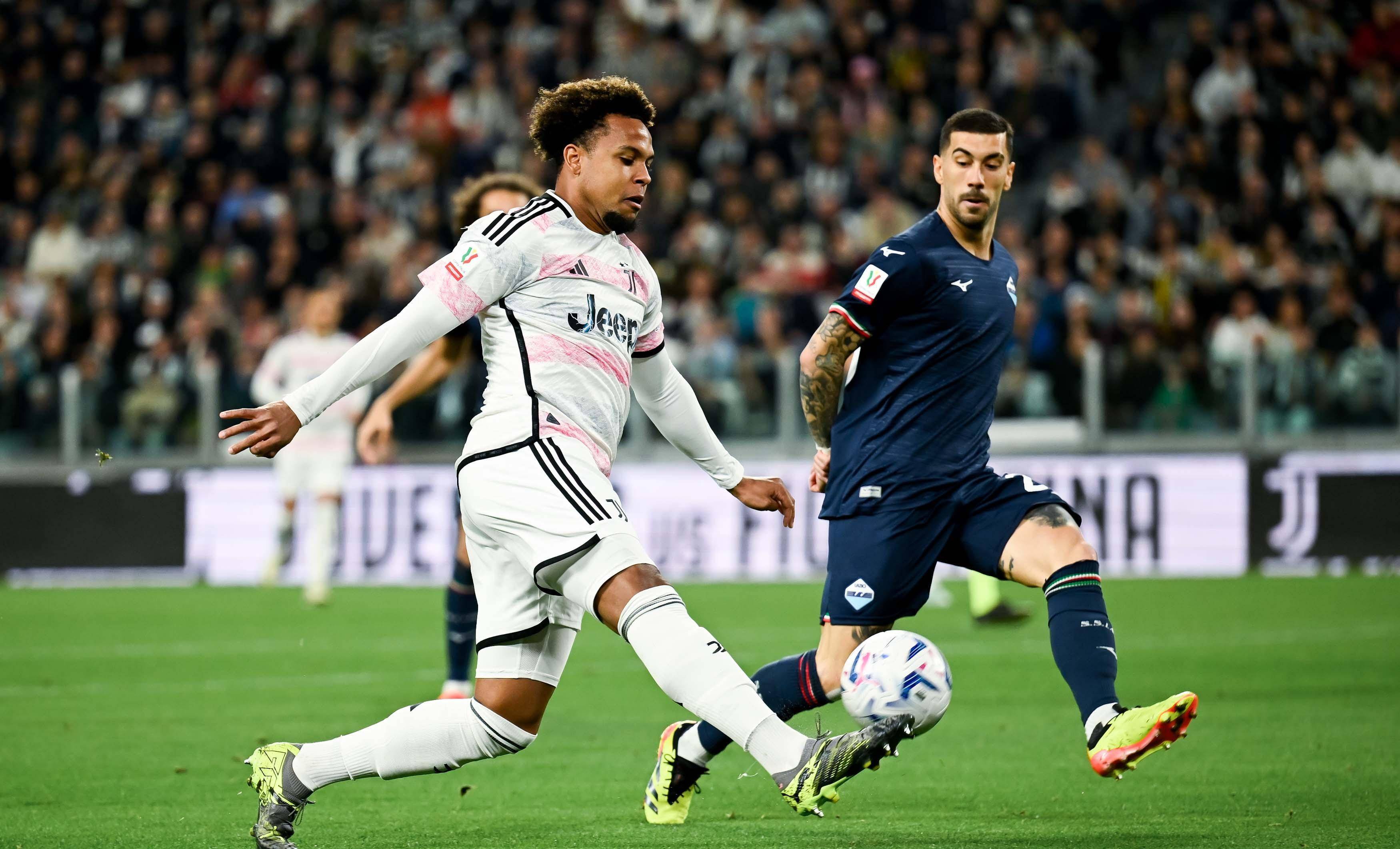 尤文图斯后卫伤退,影响球队表现 尤文图斯后卫伤退,影响球队表现