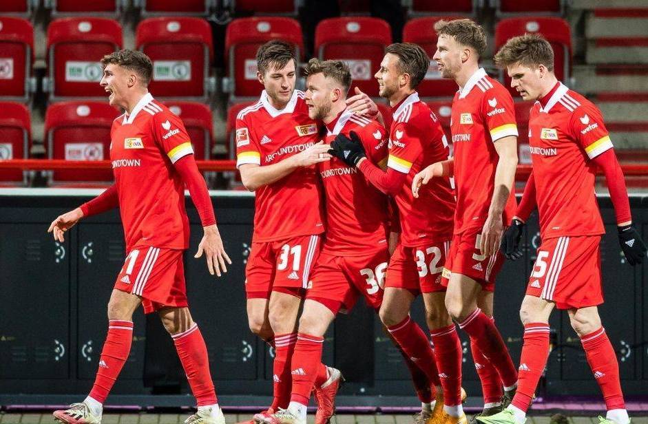 斯图加特队员发挥出色,队内竞争激烈 斯图加特队员发挥出色,队内竞争激烈