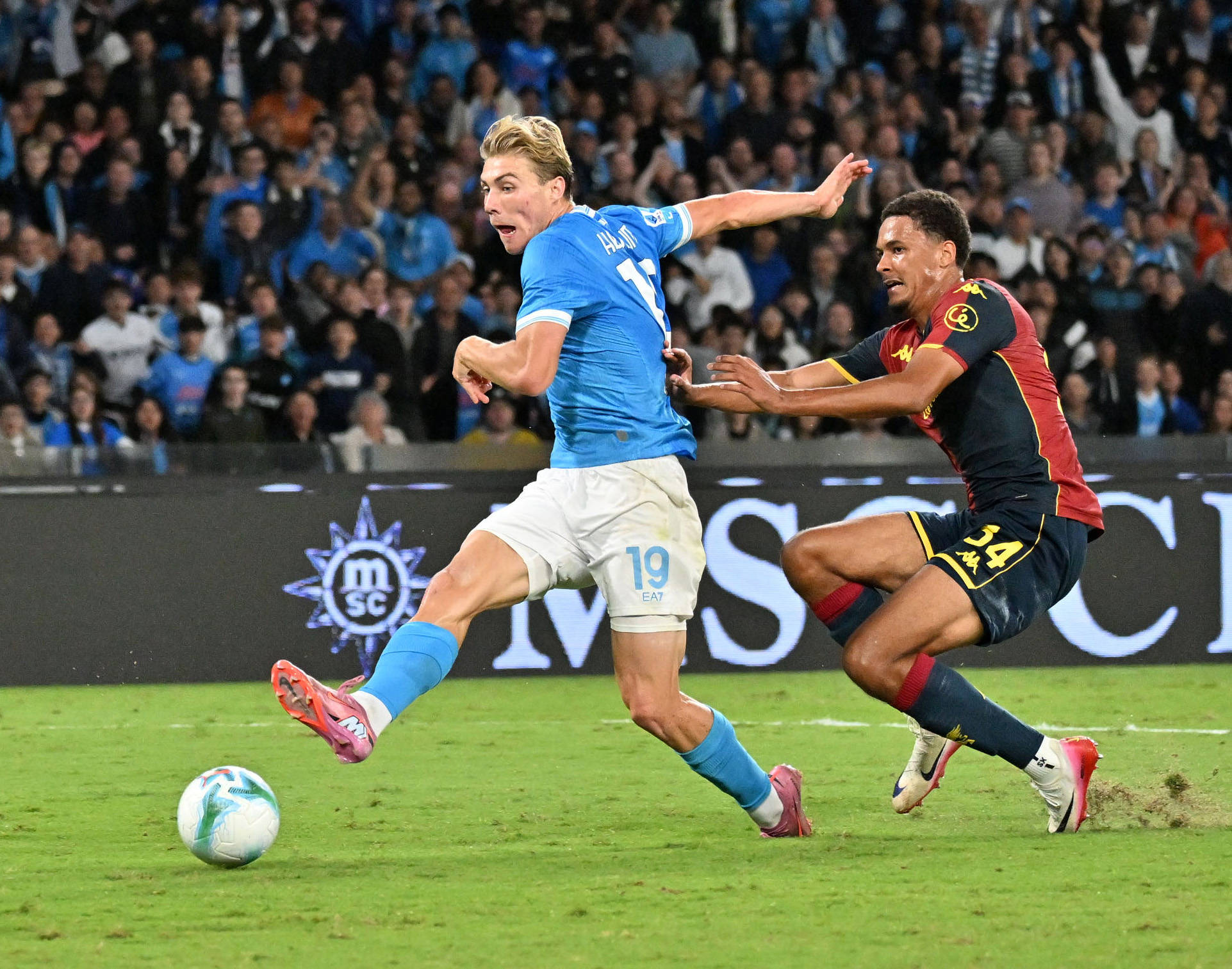 那不勒斯逆转击败罗马,继续保持联赛不败 那不勒斯逆转击败罗马,继续保持联赛不败