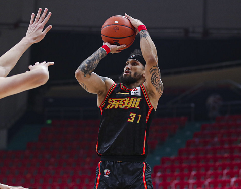关于深圳队横扫马刺，布克惊艳四座的信息